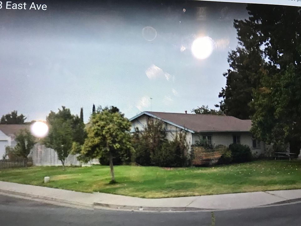 Nice corner lot