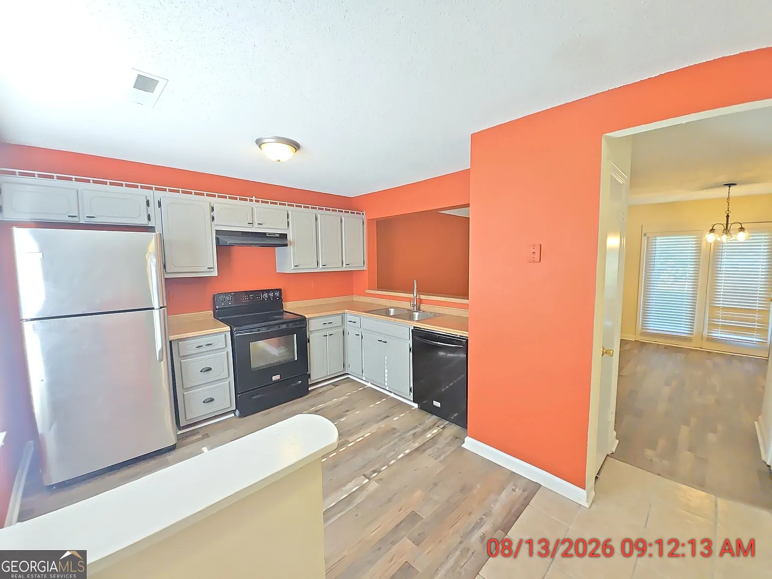 2 bed, 2.5 bath, 1008 sqft, $1,350 — Photo 2