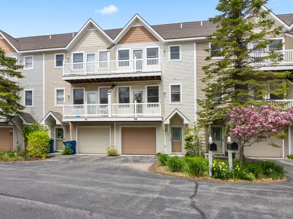 86 Spinnaker Dr, Manistee, MI 49660