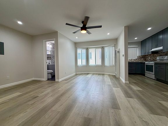 4th image of 00-1007 E Ocean Blvd #18
