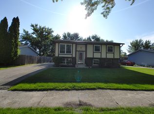 210 Butternut Dr, Bolingbrook, IL 60440