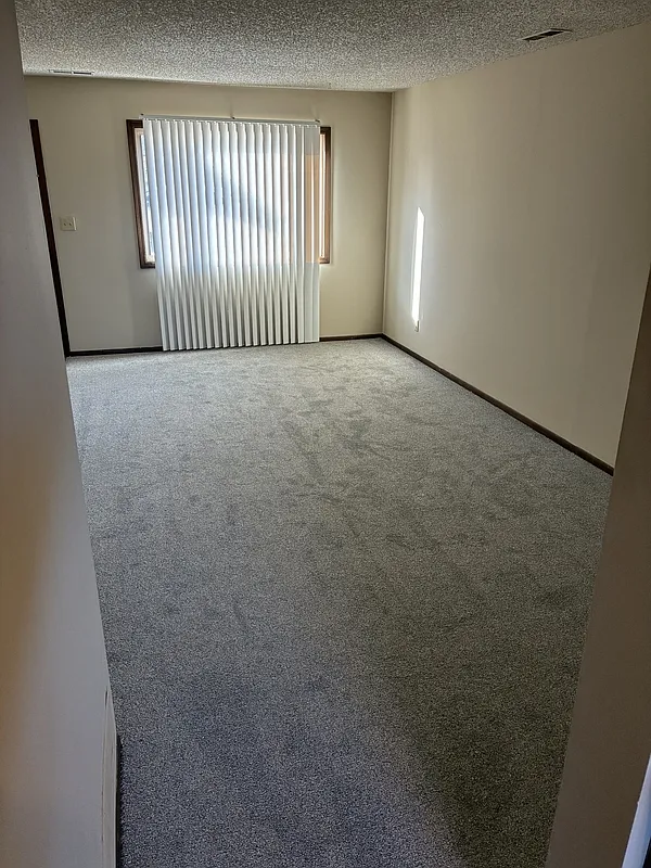 2 bed, 1.5 bath, $950 — Photo 2