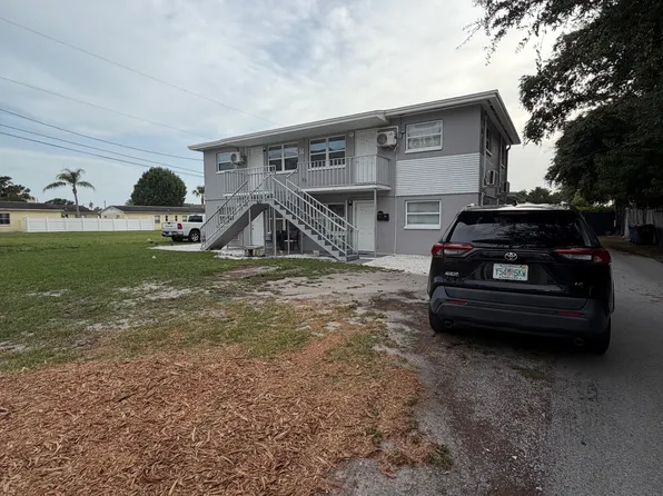 363 Ridge Rd NW APT C, Largo, FL 33770