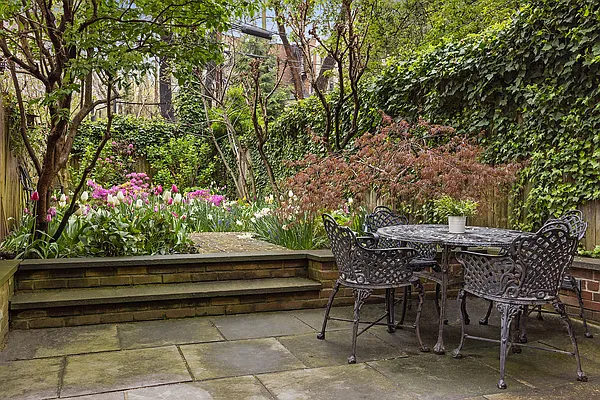 Sold by Corcoran | media 25