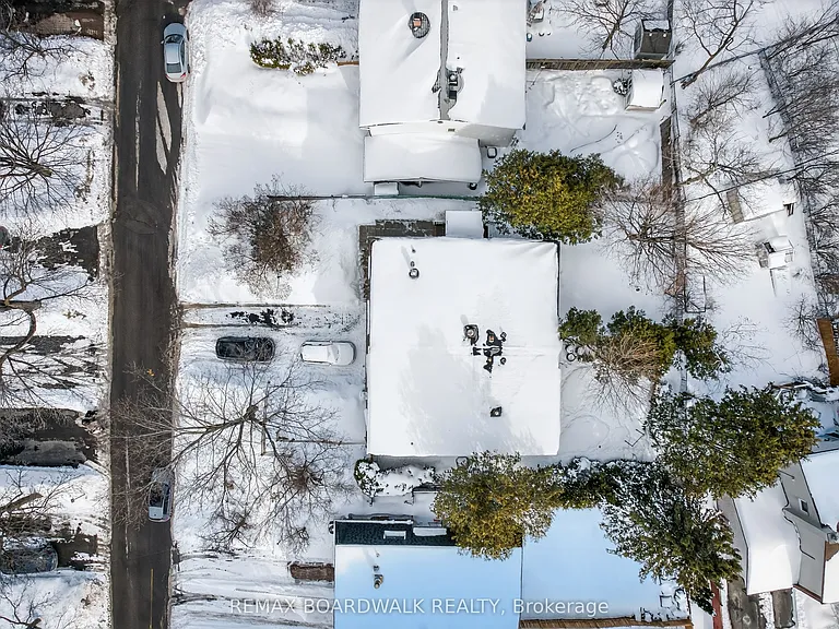 8 Oberon St — Photo 23