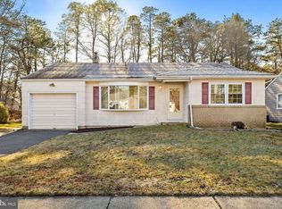 52 Castleton Dr, Toms River, NJ
