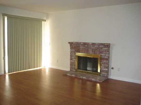 4th image of 562 Athens St