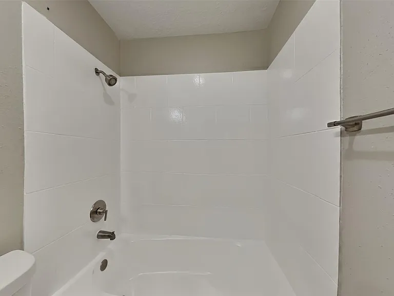13215 Noblecrest Dr — Photo 15