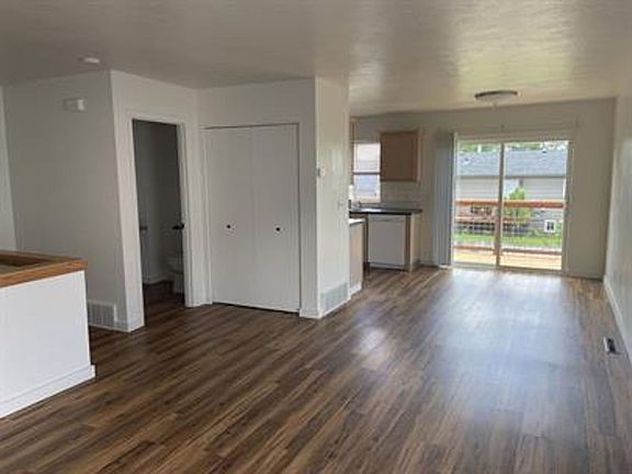 2nd image of 209 Show Pl APT C
