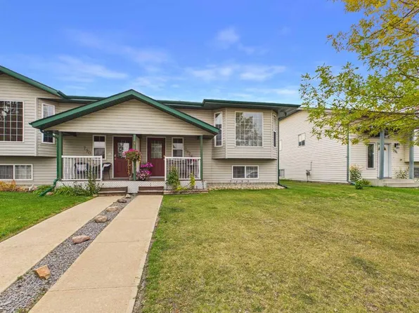 792 N Lancaster Dr, Red Deer, AB T4R 2S9