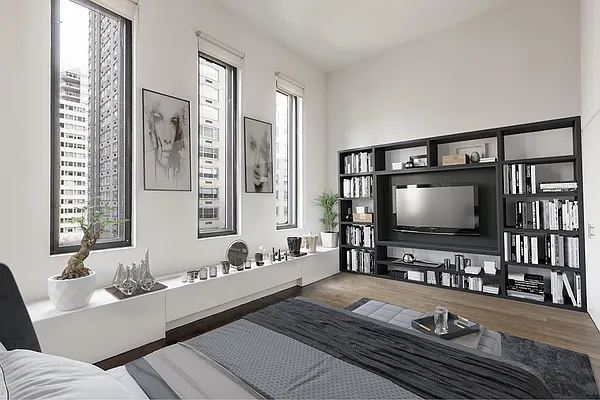 Rented by Solow Realty | media 2