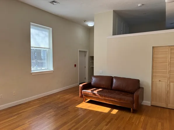 253 Norfolk St Unit 17, Cambridge, MA 02139