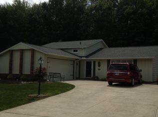 15764 Walnut Creek Dr, Strongsville, OH