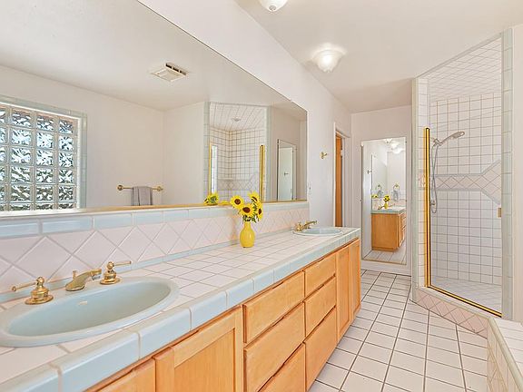 5th image of 18135 Quail Mountain Ct