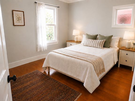 4th image of 2325 SE Taylor St APT 1