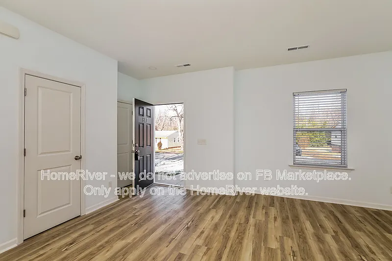 3 bed, 2.5 bath, 1420 sqft, $1,750 — Photo 3
