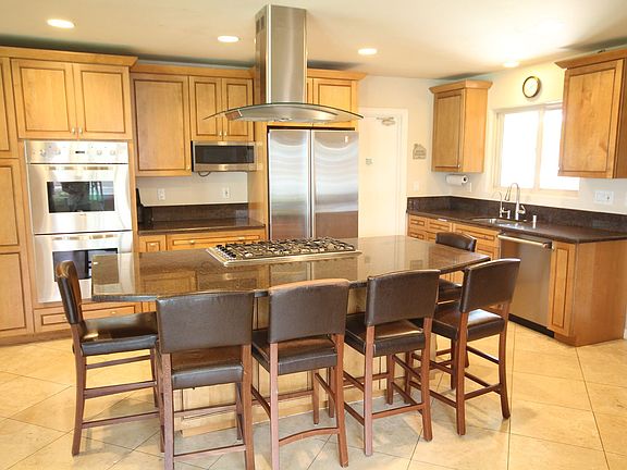 5th image of 3247 Carnegie Way