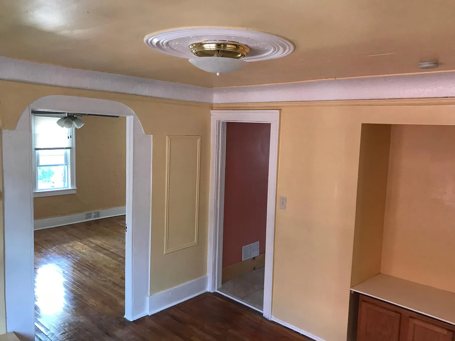 2 bed, 871 sqft, $1,000 — Photo 3