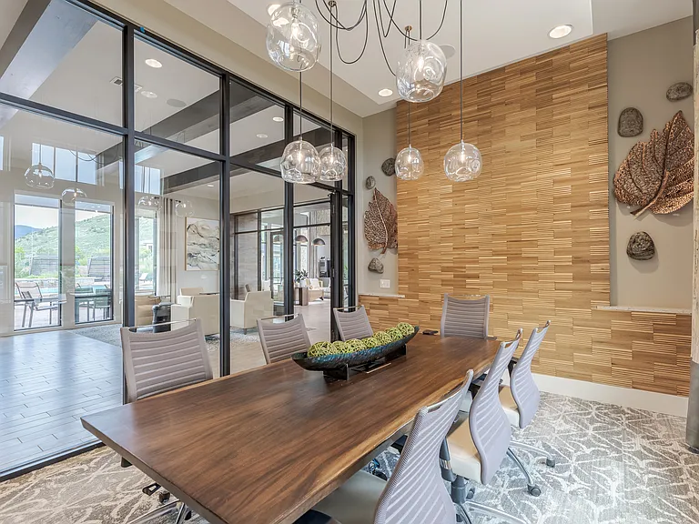 Business Lounge