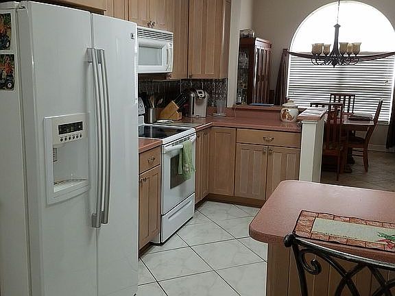 3rd image of 5983 Pelham Dr