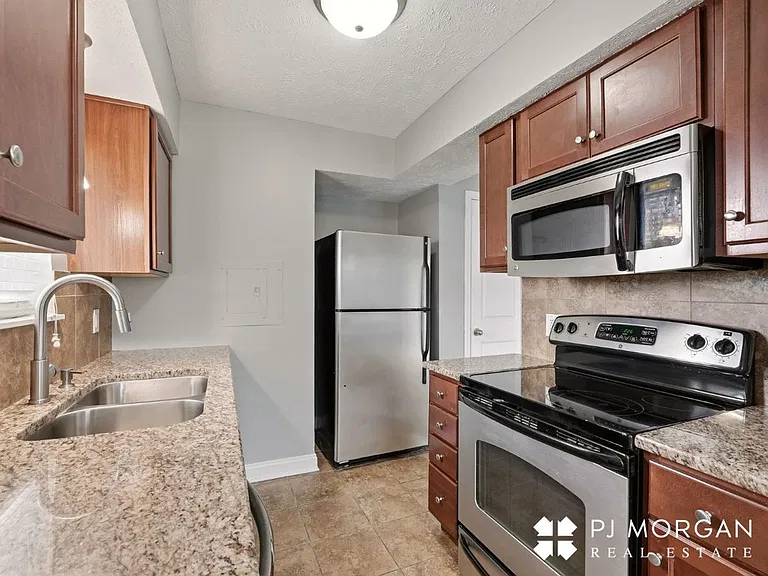 Mill Pointe — Photo 33