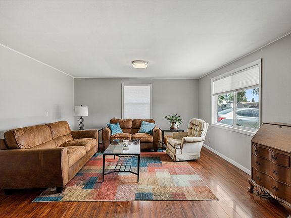 4th image of 1013 Elm Ave