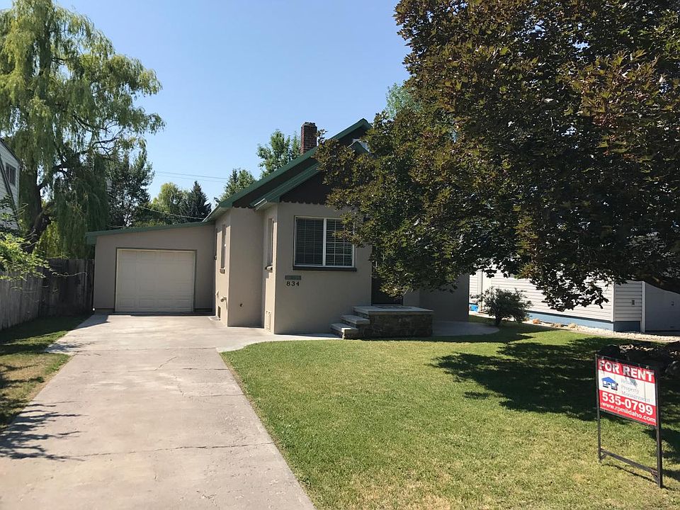 1st image of 834 9th St