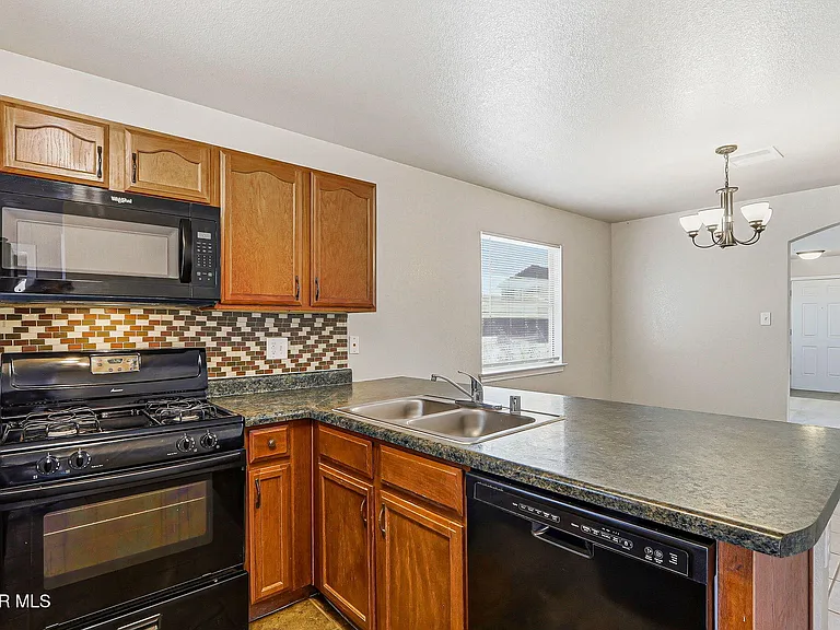 2300 Glitter Point — Photo 23