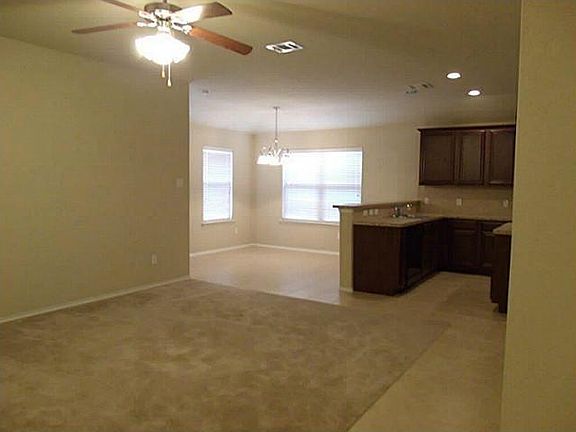 2nd image of 844 Lake Forest Trl