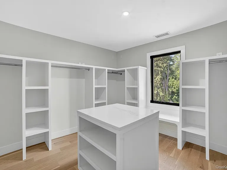 23 Hudson Ave — Photo 14