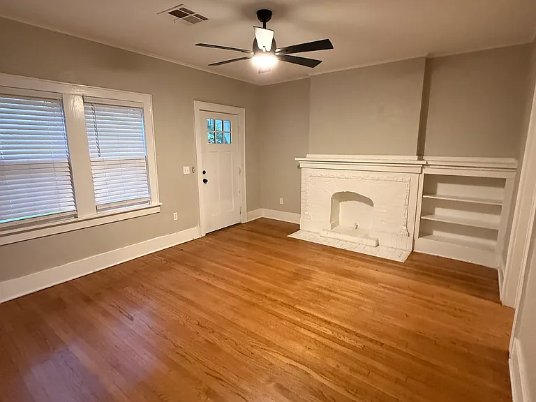 723 W Hill St — Photo 3