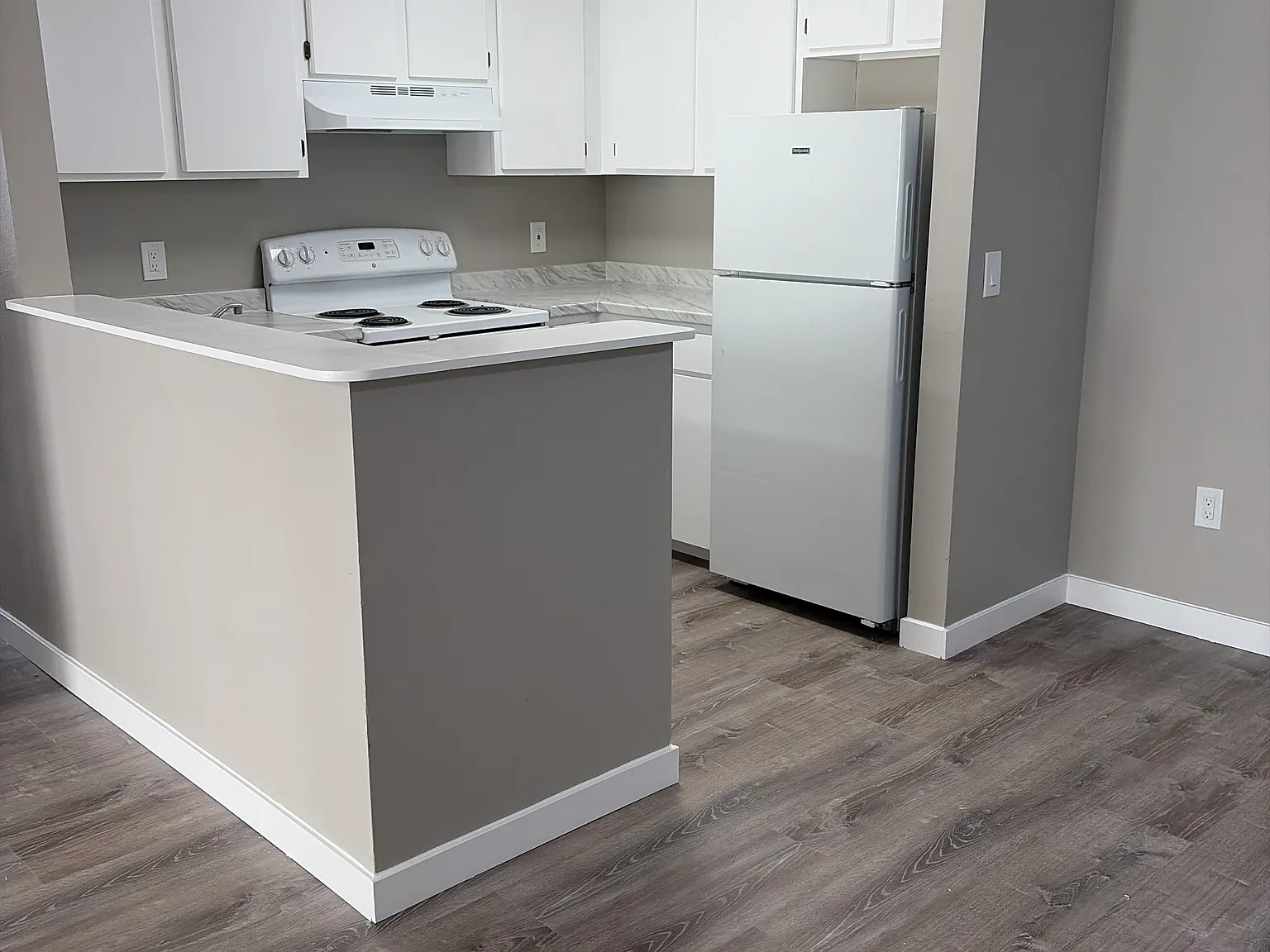 2 bed, 950 sqft, $2,039 — Photo 2