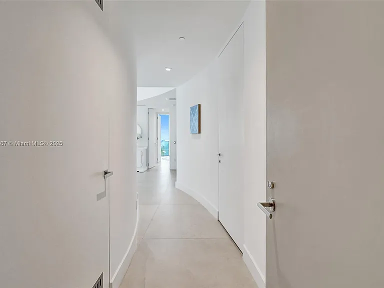 18975 SE Collins Ave #3504 — Photo 5