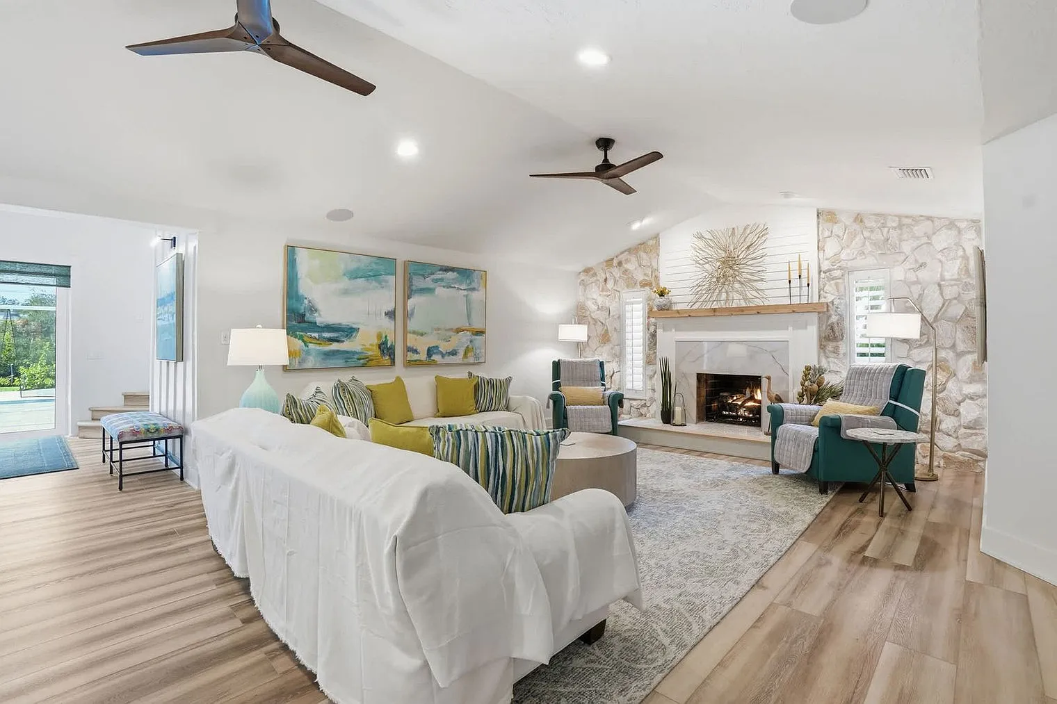 5 bed, 4.0 bath, 5005 sqft, $20,036 — Photo 3