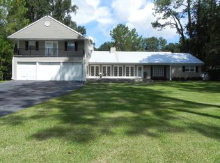 11 N Lakeshore Dr, Lakeland, GA 31635