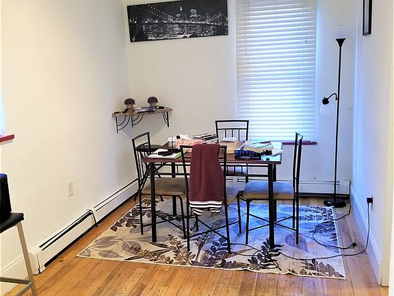 5th image of 124 Jewett Ave #2