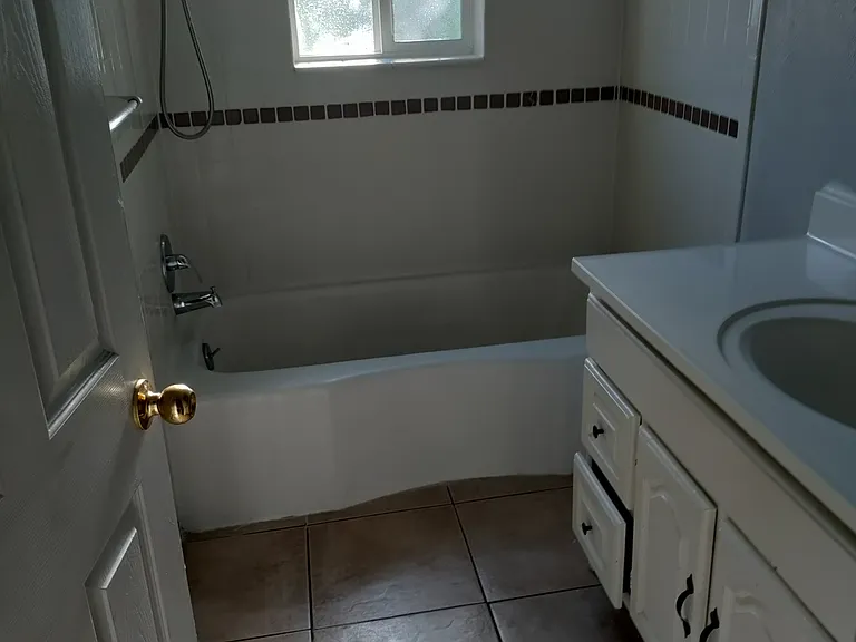 3353 Jefferson Ave #2 — Photo 5