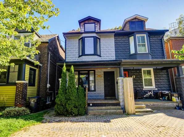 19 Battenberg Ave, Toronto, ON M4L 1J7