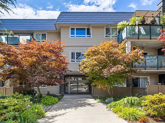2nd image of 1371 Foster St #104