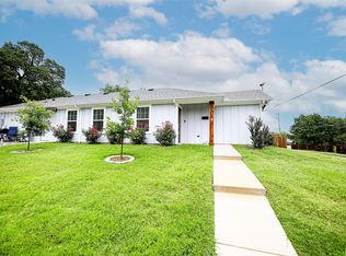 211 W Greenwood Ave, Bowie, TX 76230