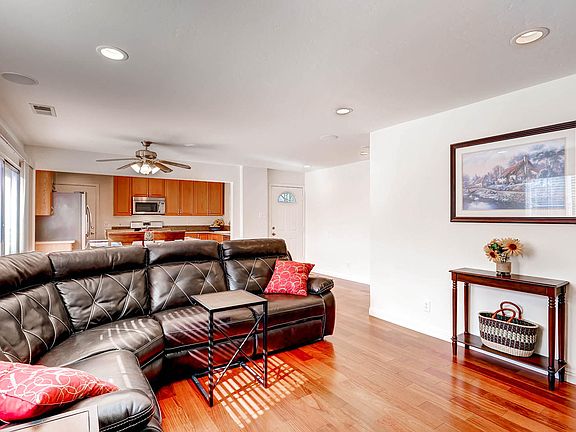 3rd image of 4416 Kamloop Ave