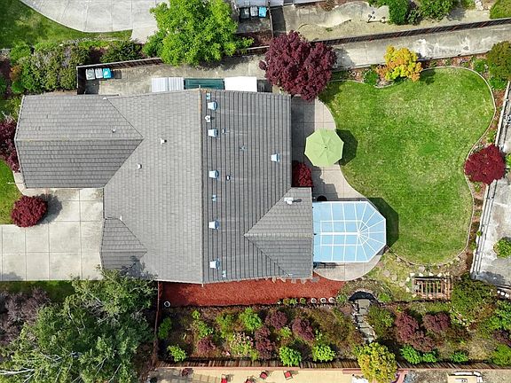 2nd image of 2840 Thornbury Court