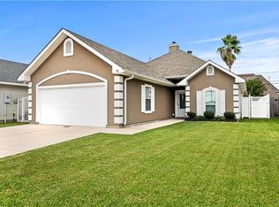 924 Parc Helene Dr, Marrero, LA 70072