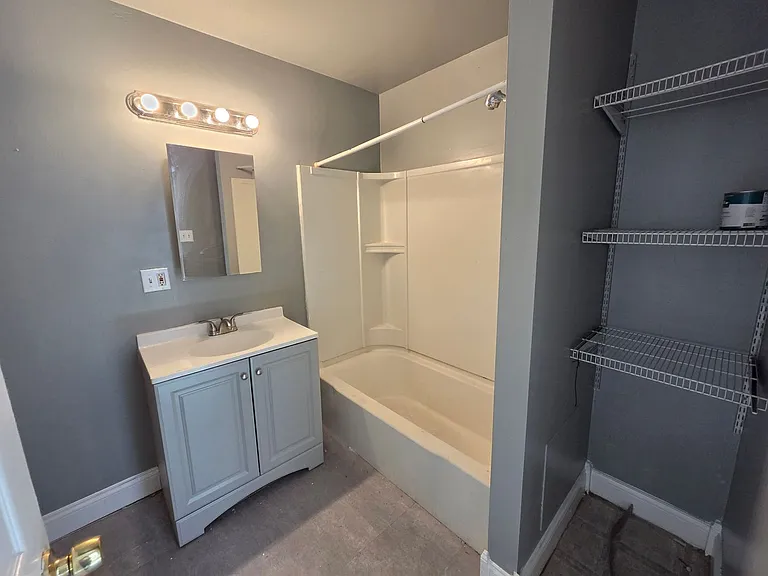 126 N Madison St — Photo 5