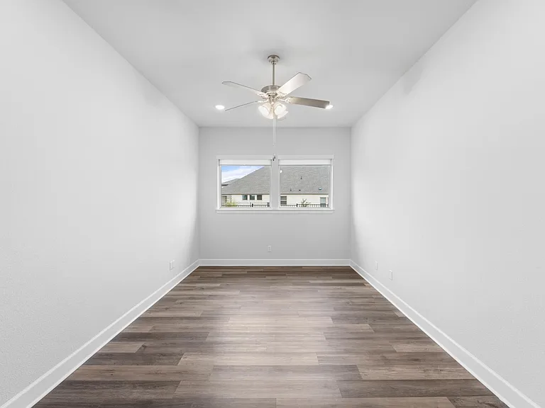 500 Samaritan Dr — Photo 19