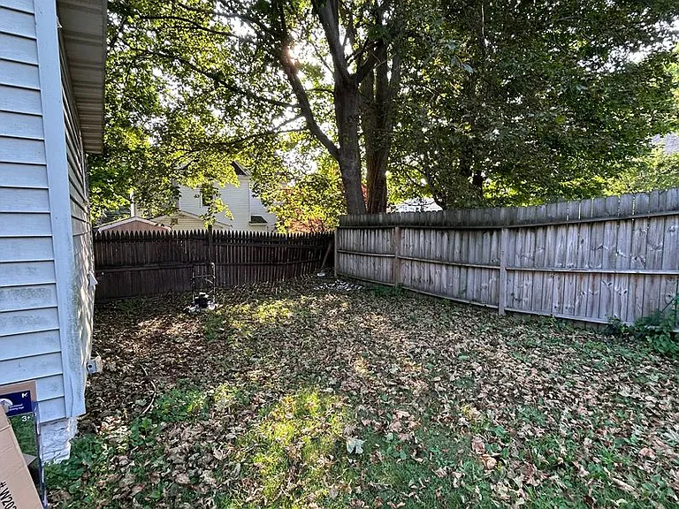 35 Lawrence St — Photo 27