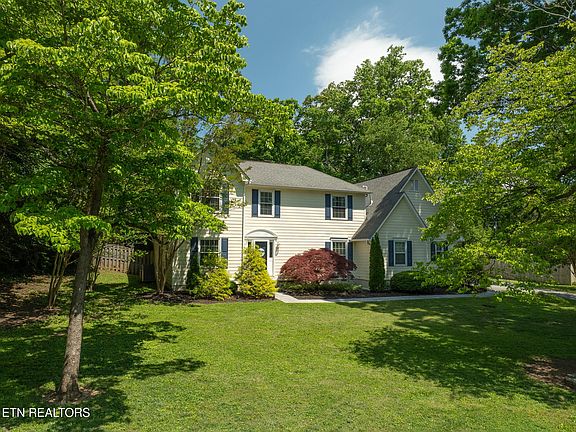 3rd image of 7521 Brittany Dr