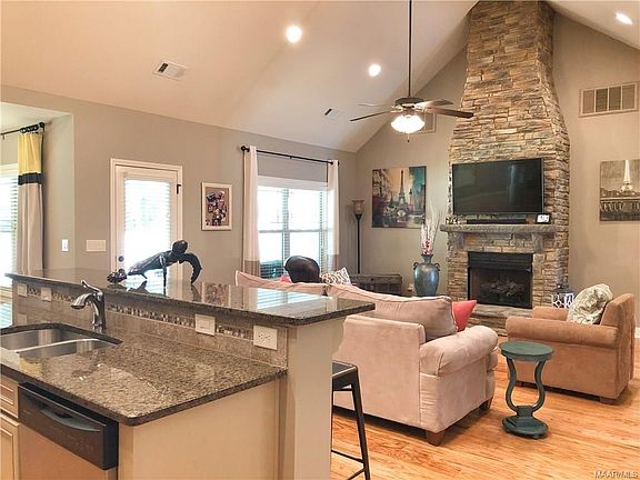 4th image of 50 Travertine Dr