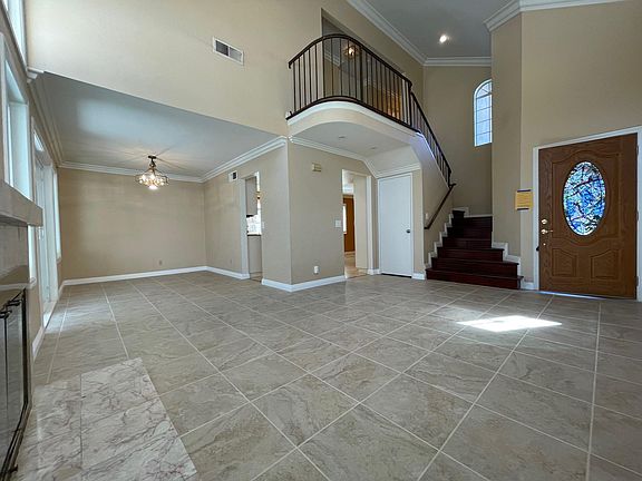 5th image of 15531 Oakhurst St