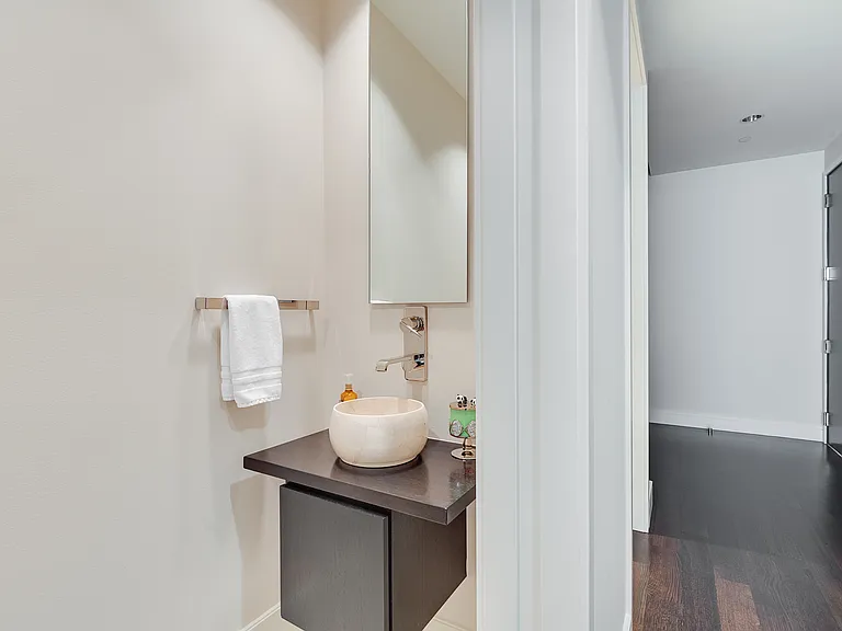 2408 Victory Park Ln #1233 — Photo 10
